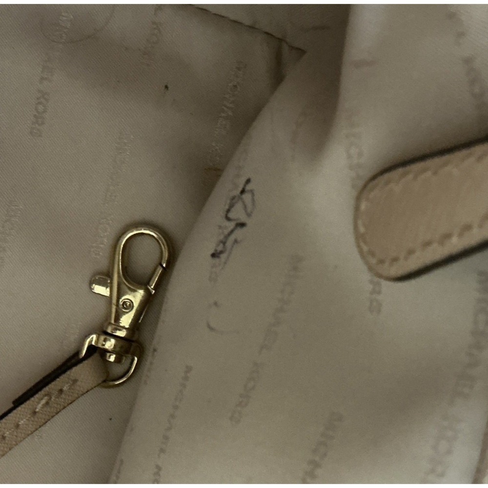 Michael‎ Kors Mercer Medium Satchel Beige Saffiano Leather-Minor Interior Marks - Picture 10 of 13